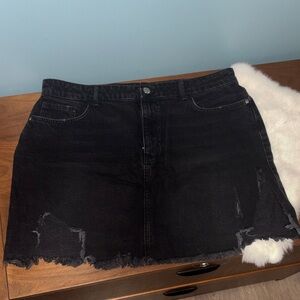 Forever 21 Black Frayed Mini Skirt